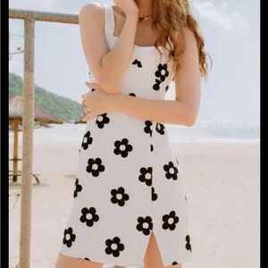 Petite Studio Black and White Floral Midi Dress